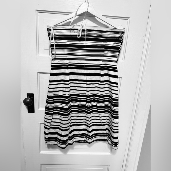 NWOT Calvin Klein Strapless Dress with Bow Size 10 - Picture 5 of 5